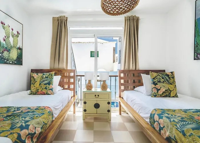 The House - Location - Private Plunge Pool - Roof Terrace - 100m To