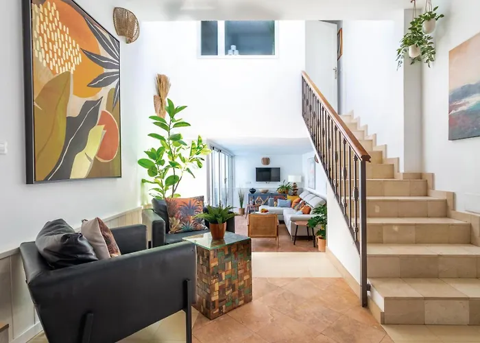 The House - Location - Private Plunge Pool - Roof Terrace - 100m To